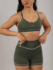 SHORT ESSENTIAL VERDE MILITAR