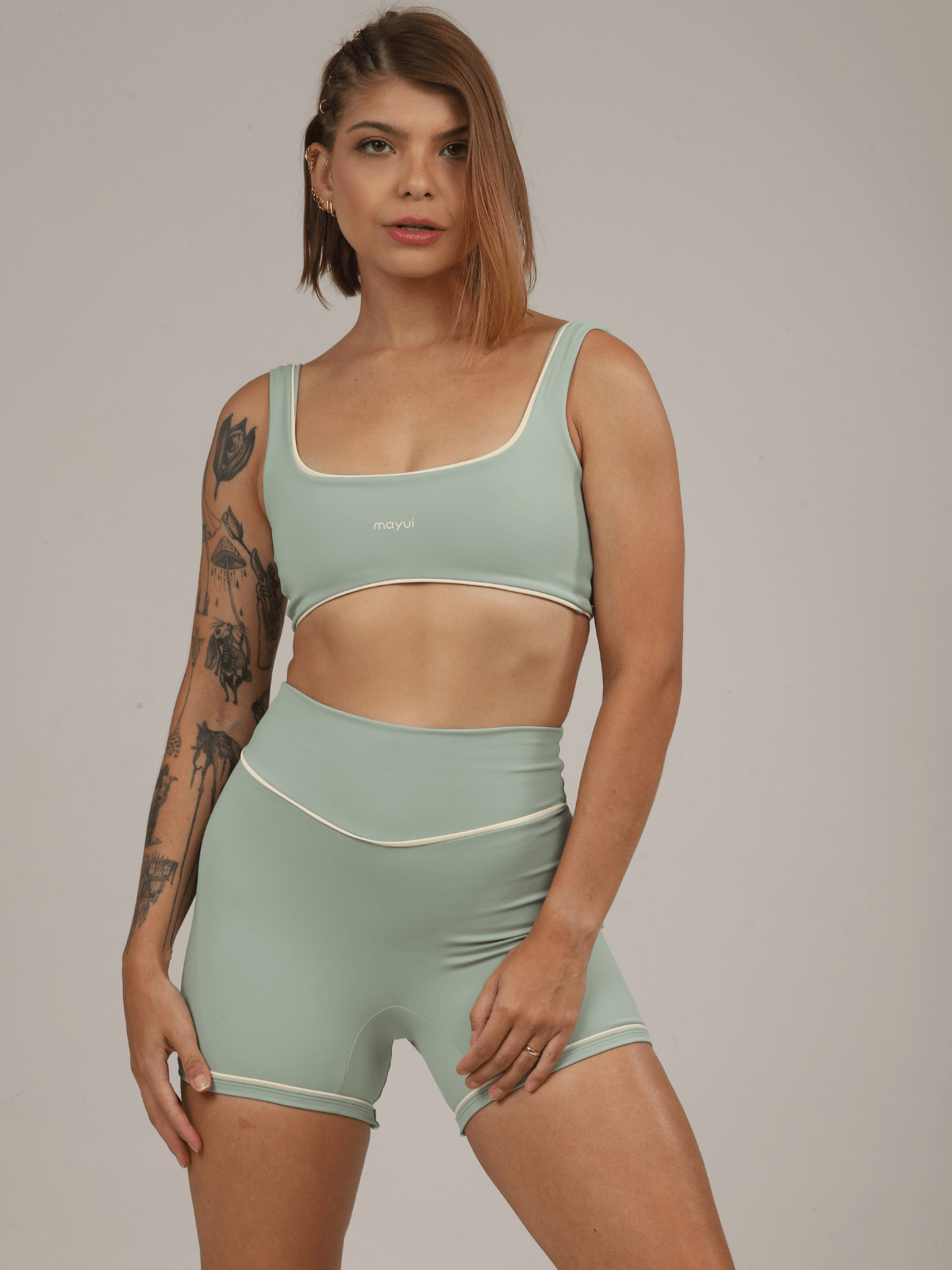 SHORT ESSENTIAL PISTACHE