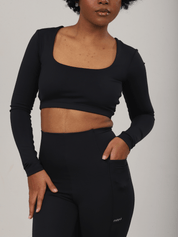 CROPPED MANGA LONGA PRETO