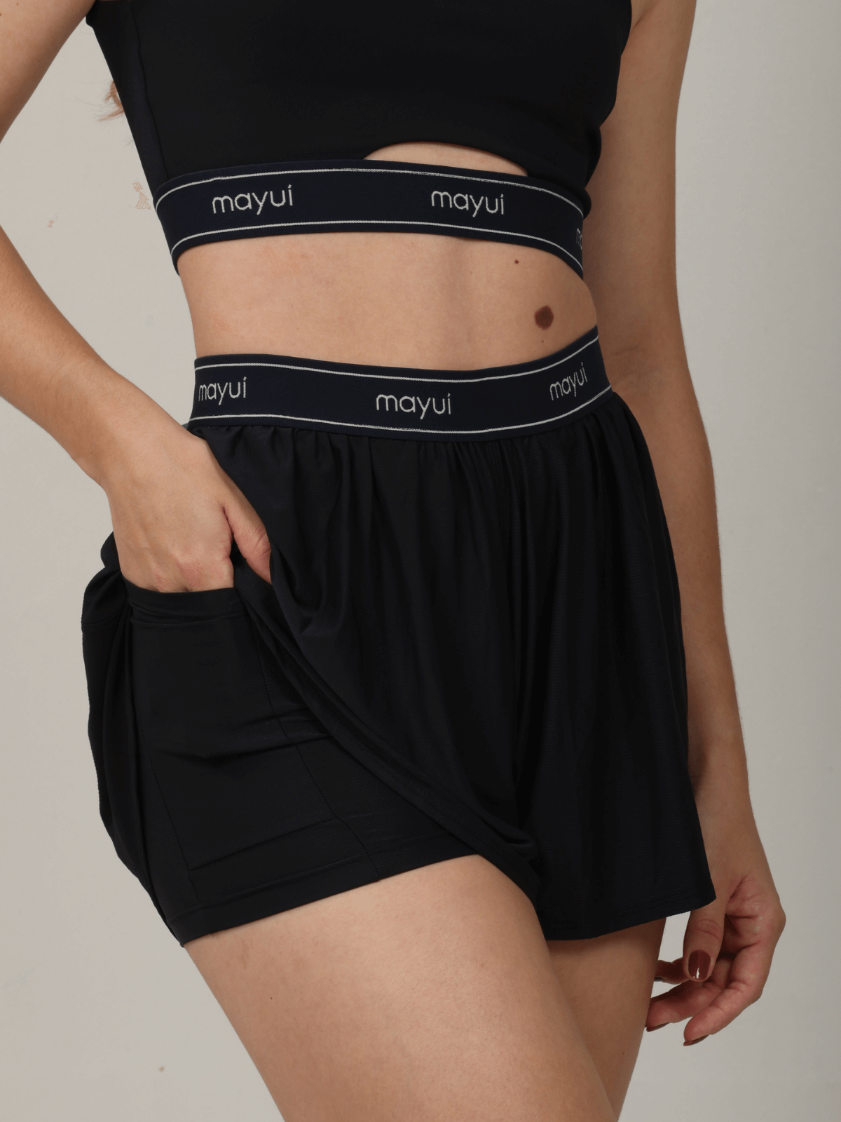 SHORT AIR PRETO COM AZUL NAVY