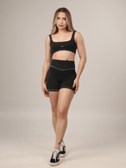 SHORT ESSENTIAL PRETO