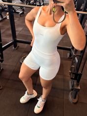 MACAQUINHO HUG BRANCO