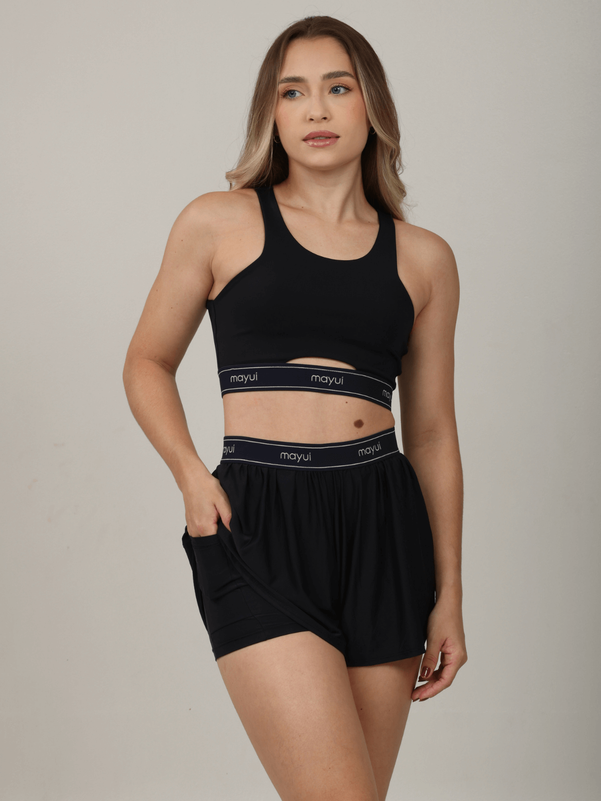 SHORT AIR PRETO COM AZUL NAVY